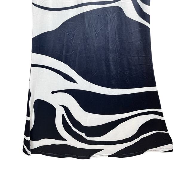 Black and White V-Neck Long Maxi Dress Elegant Style - Picture 5 of 6